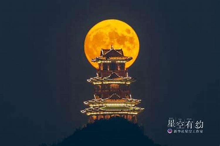 八月十五日晚上哪里好玩？