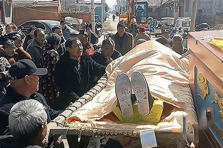 梦见亲人已死了的又办葬礼