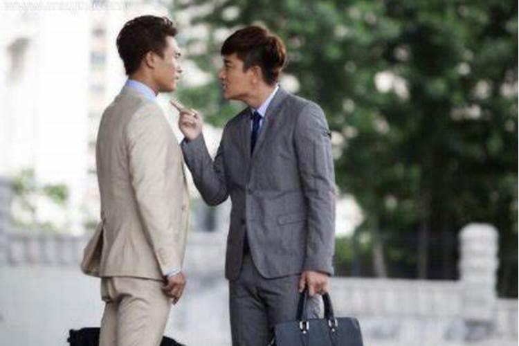 梦见和仇人吵架警察来处理事情