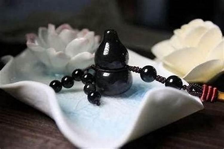 佩戴什么化解小人缠身？