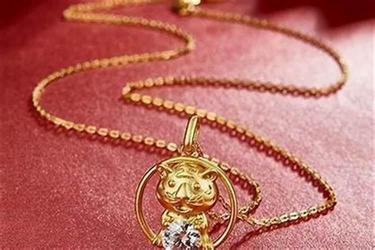 74年属虎本命年戴什么耳环？