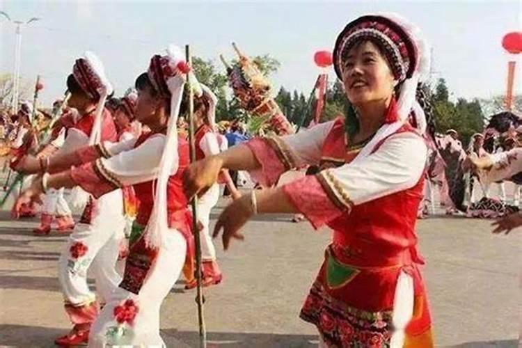 云南正月初一习俗