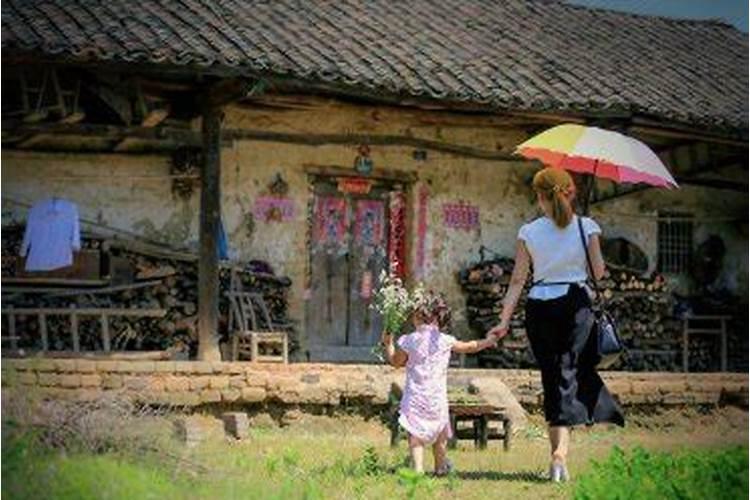 梦见老家的场景和人预示什么？