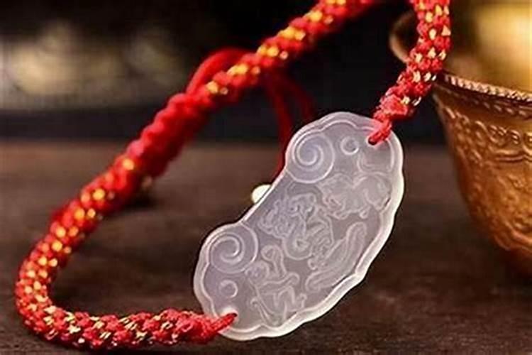 犯太岁狗佩戴什么意思？