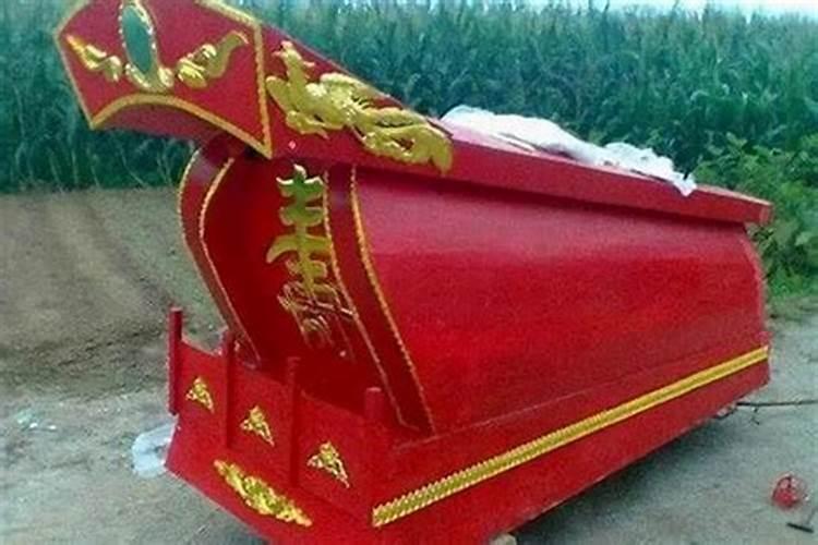 梦见别人送棺材是什么预兆？