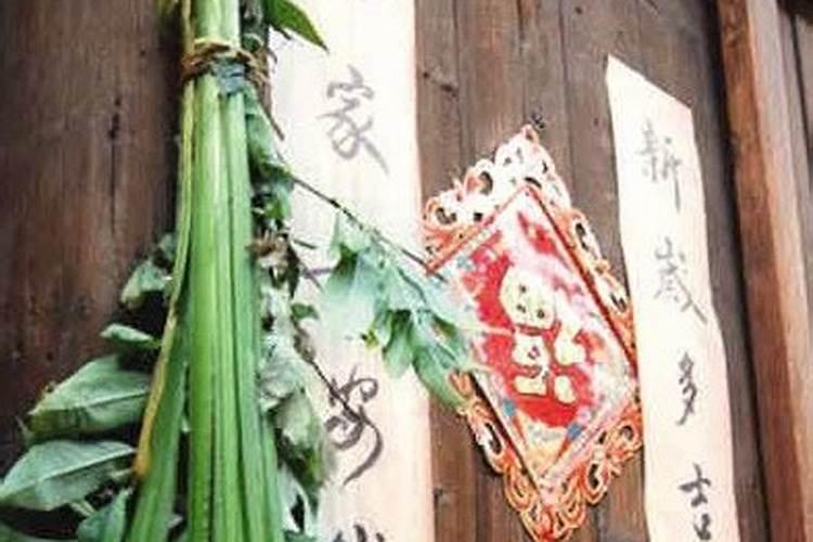 悬艾草是属于端午节习俗吗？