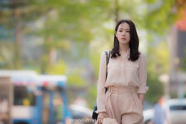 梦见自己的亲姐姐预示