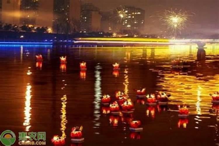 七月十五祭拜风俗