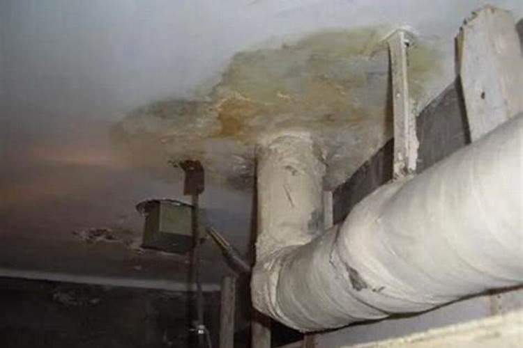 梦到卫生间房顶漏水然后塌了