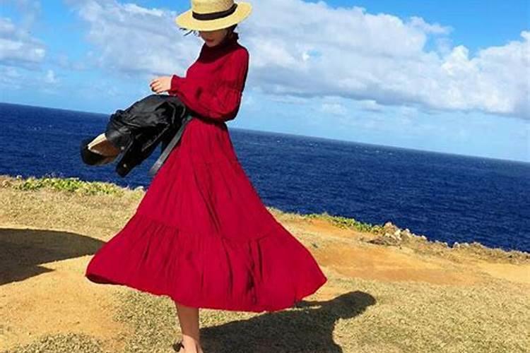 梦见别人穿红色衣服好不好？