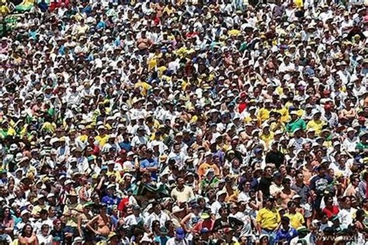 梦见很多人的场景很美好？