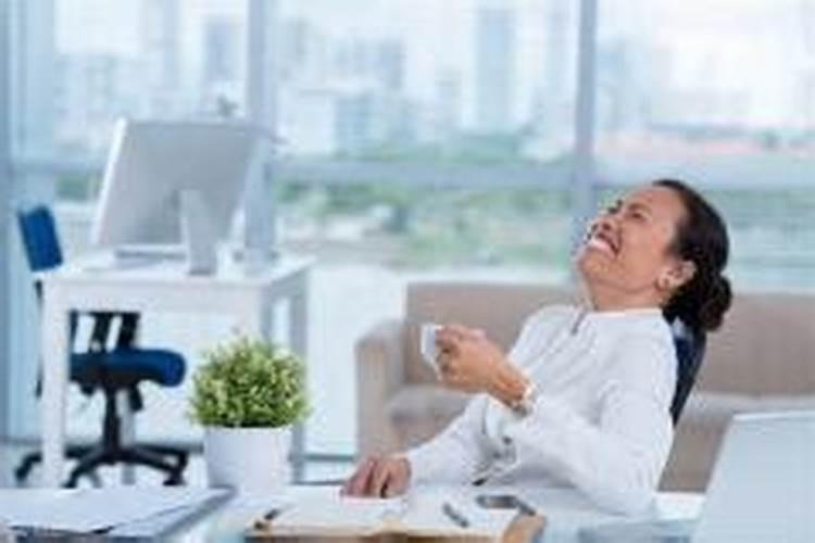 梦见死去的亲人笑