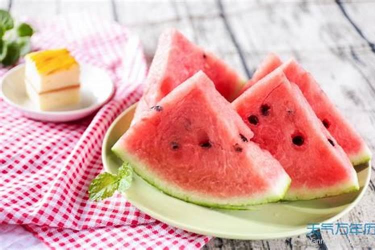 立秋吃西瓜香瓜玉米的习俗