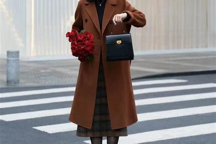 本命年穿啥颜色大衣好看洋气？