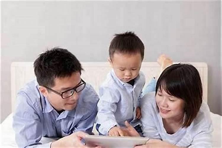 孩子生辰八字克父母怎么办？