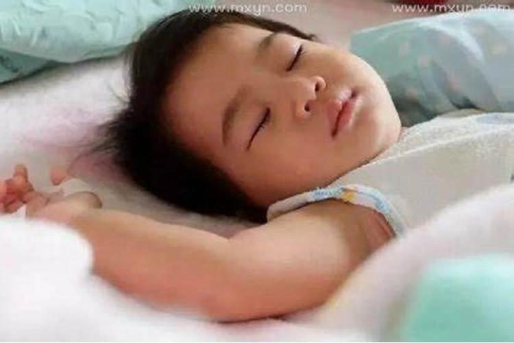 梦见带小孩子睡觉是什么意思？