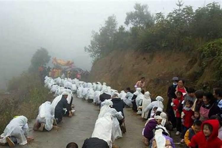 梦见丧事是什么意思佛滔？