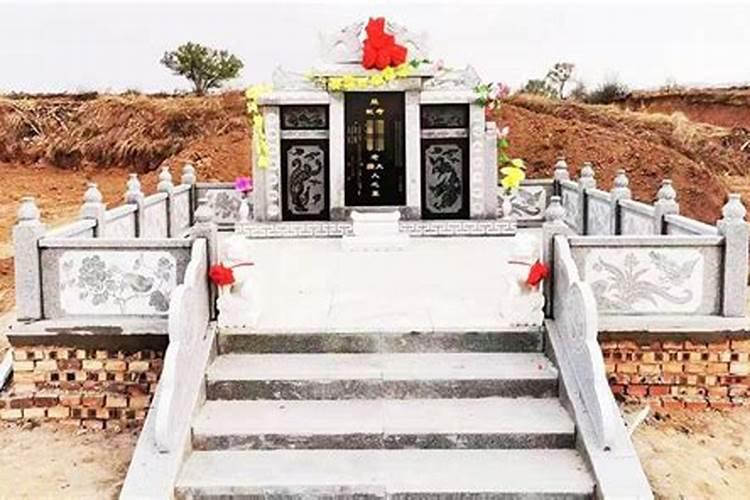 建坟是清明还是腊月好？