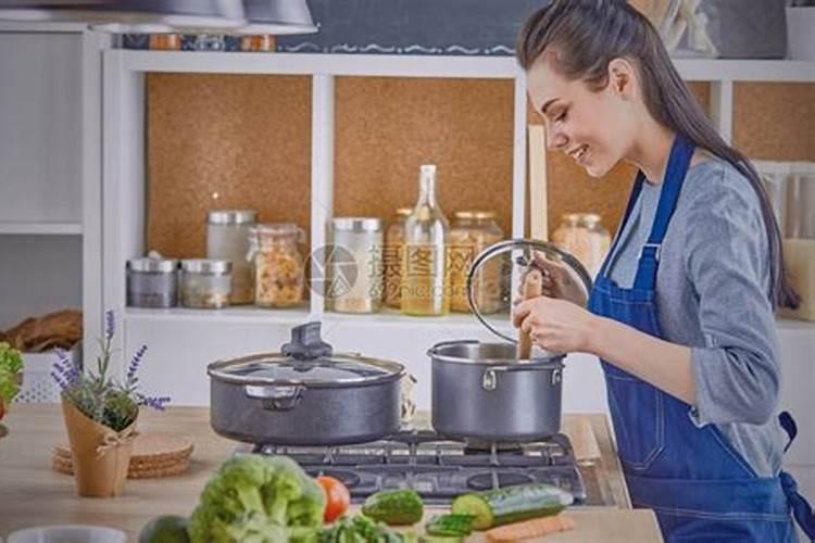 梦见女朋友来家里做饭