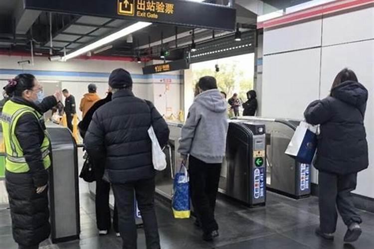 冬至祭扫公交出行特点