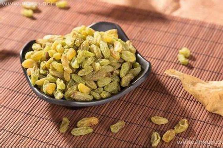 梦见吃葡萄干是胎梦吗？