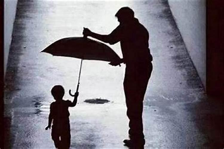 梦见给父亲钱是啥意思？