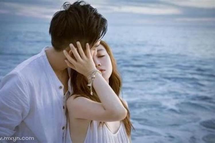 梦见老公光明正大带别的女的回家