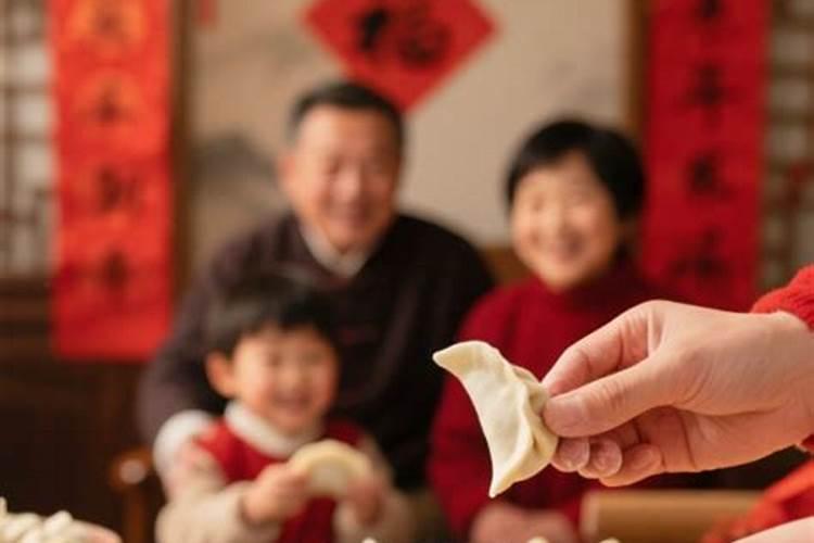 除夕习俗吃饺子