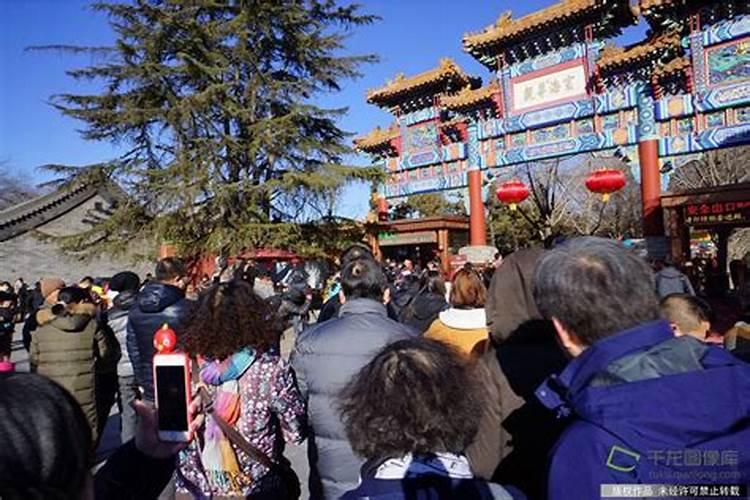 北京正月初五的街头风俗
