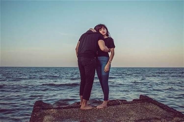 梦到老婆与别人约会