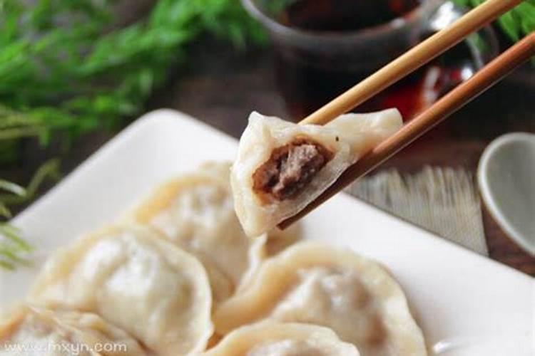 梦见吃饺子什么兆头？