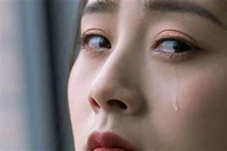 梦见老人死了自己哭了是什么意思？