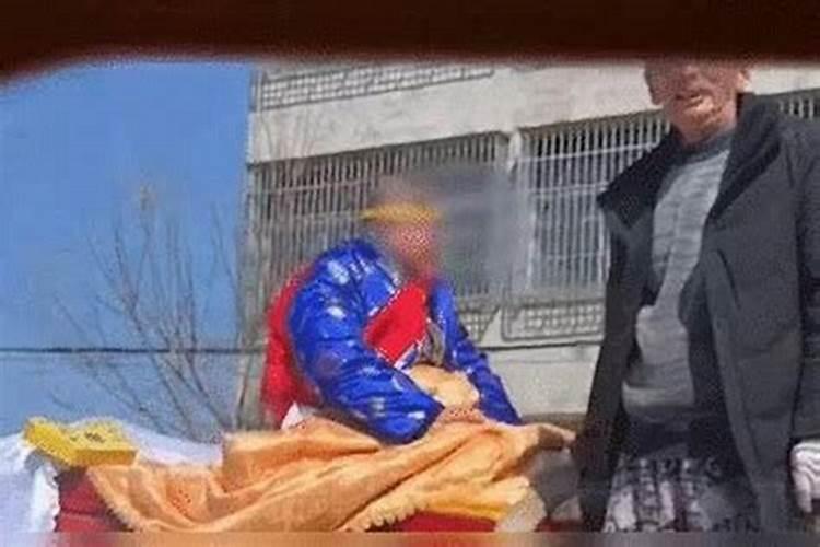 梦见开车去接死去的人