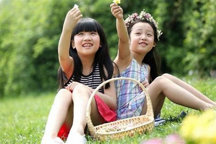 腊月十三巳时出生的女孩