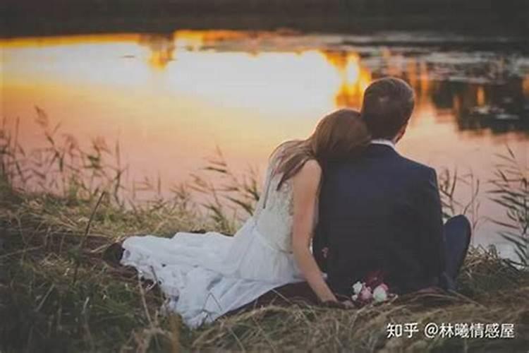 梦见女友跟别的男人聊天