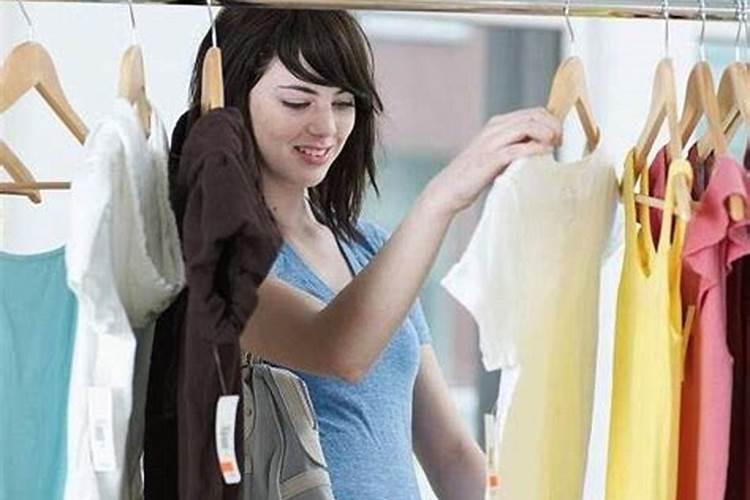 孕妇梦见买衣服是什么意思？