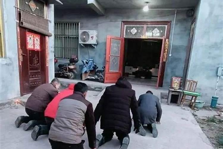 中国哪个地区正月初一磕头？