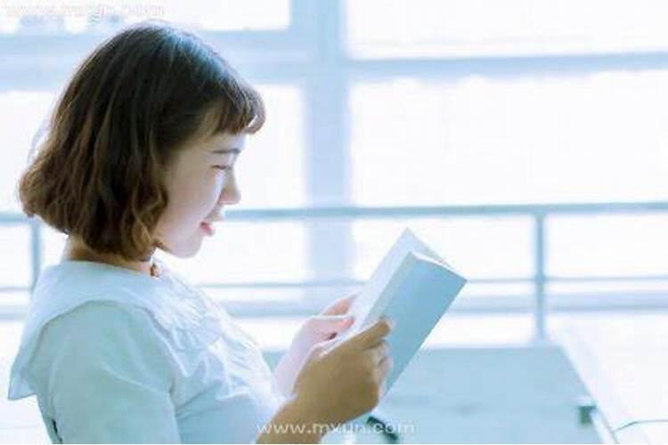 梦见女同学和别人说话