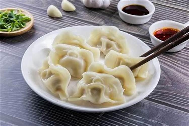 北方冬至吃饺子的习俗和谁有关？