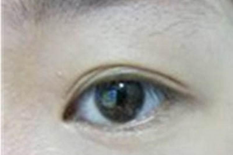 右眉毛跳是什么预兆男？