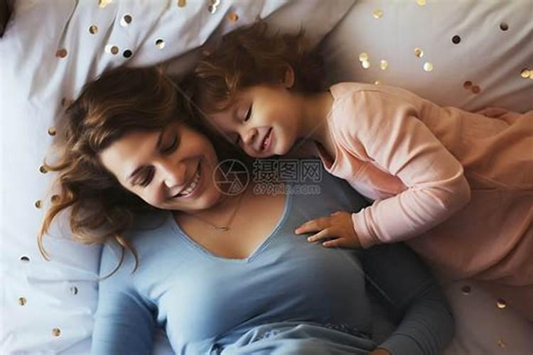 梦见死去的妈妈在床上睡觉