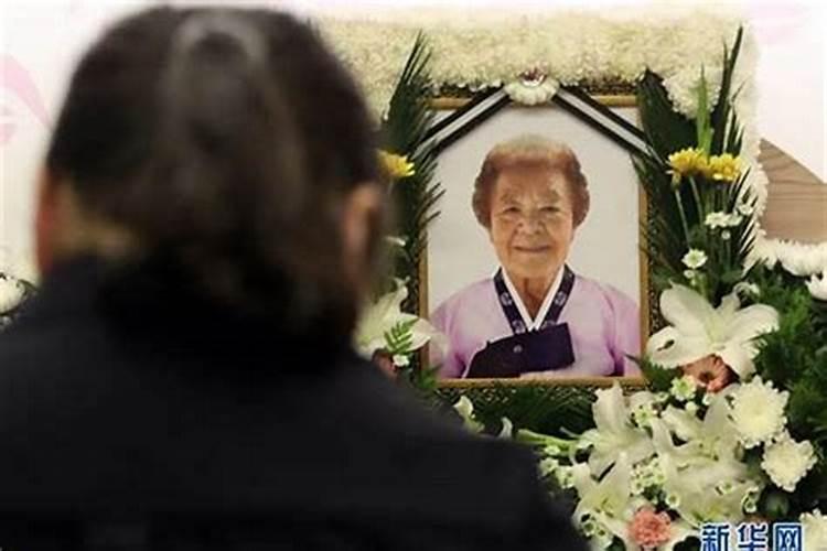 梦见奶奶死是什么预兆？