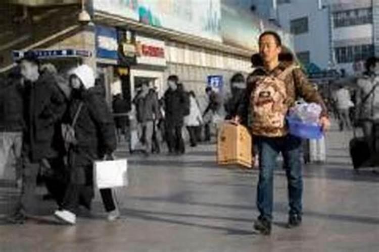 梦见回家路上遇到重重阻拦的人