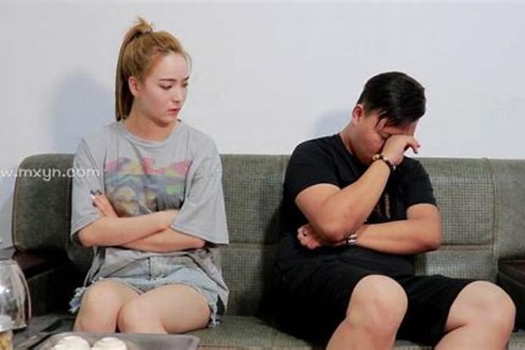 梦见老公和自己很恩爱吵架离婚