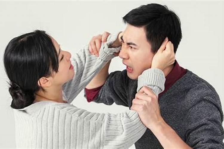 梦见女同学和他老公吵架