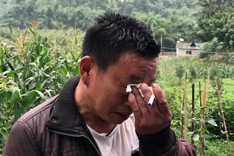 梦见家里老人死了在哭鼻子