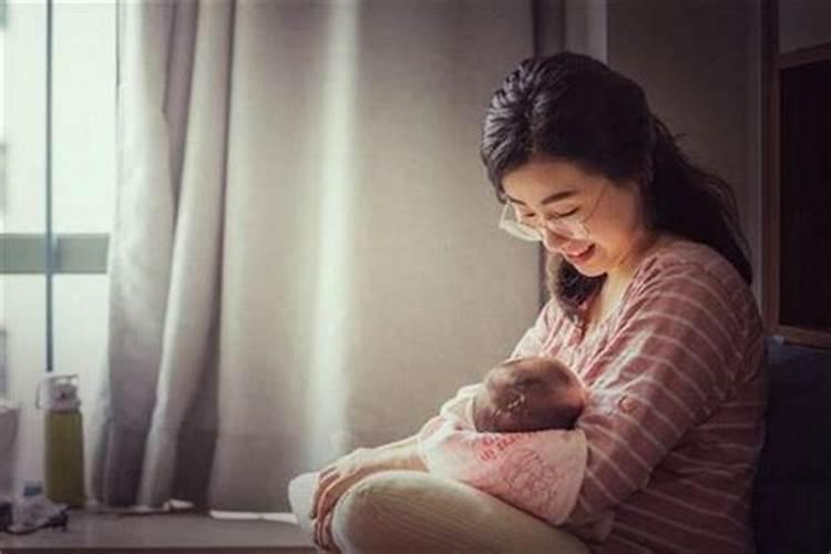 梦见熟悉的妇女生孩子