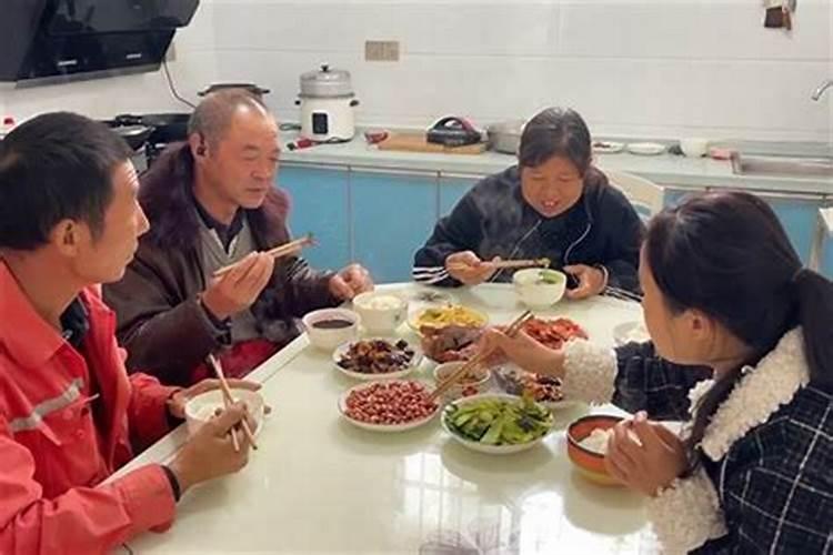 梦见姐姐来我家吃饭