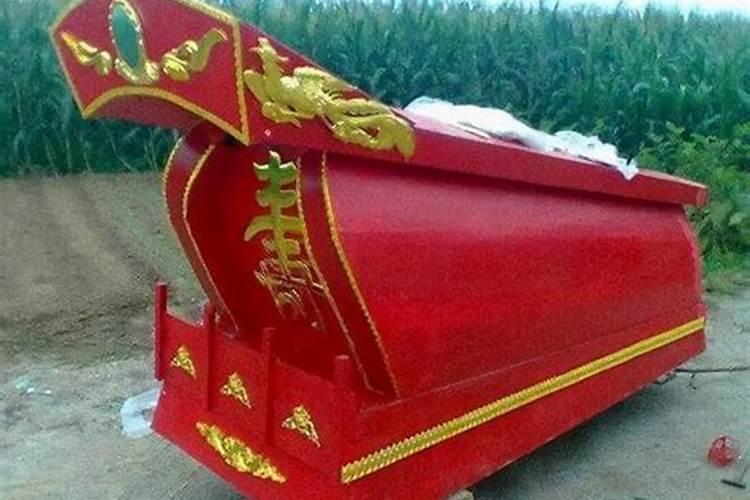 梦见棺材上压着石头