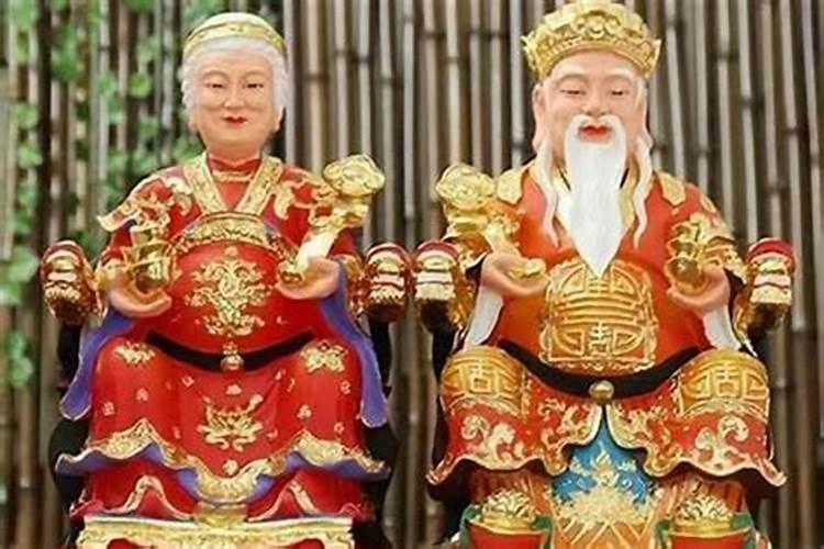 严重犯太岁戴什么配饰合适女？